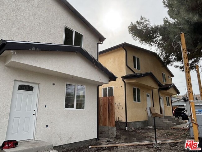 Foto del edificio - 1652 Murchison St