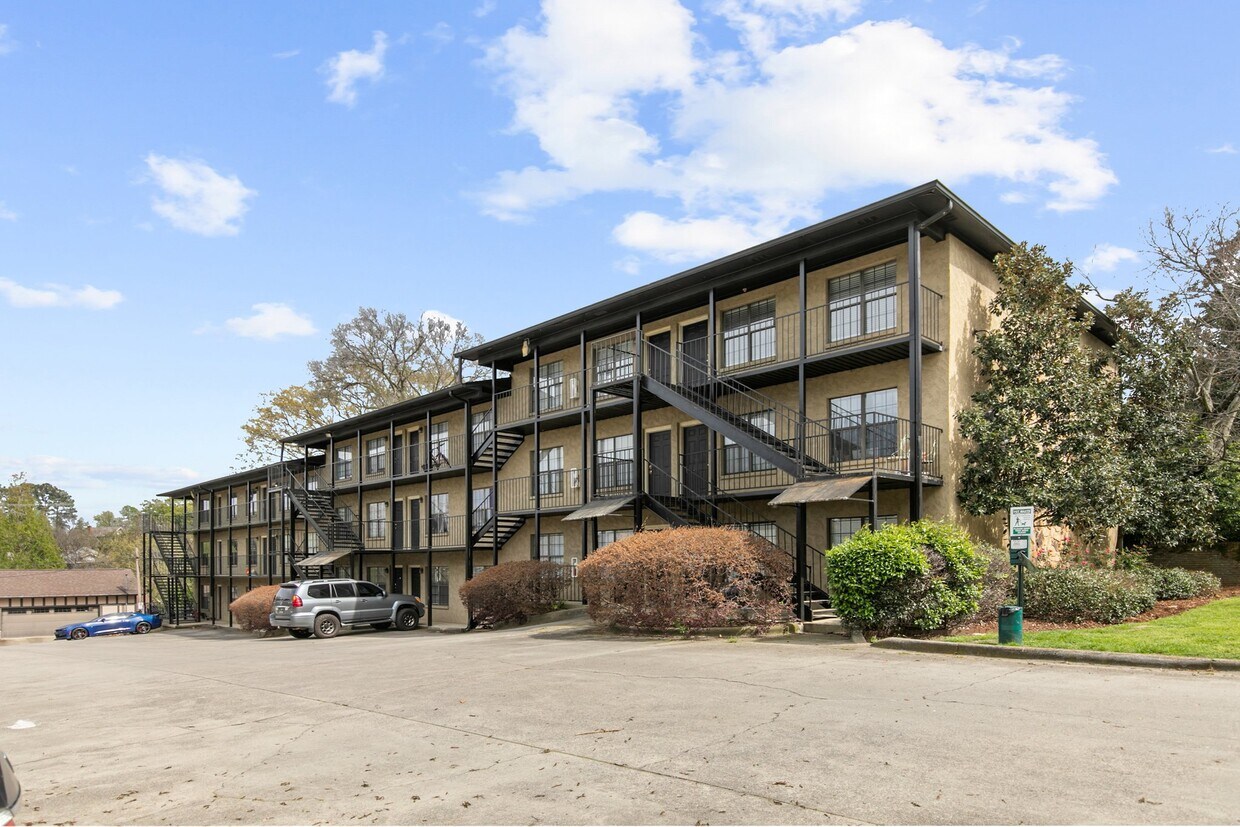 South Hill Highland Park 909 30th St S Birmingham, AL Apartments