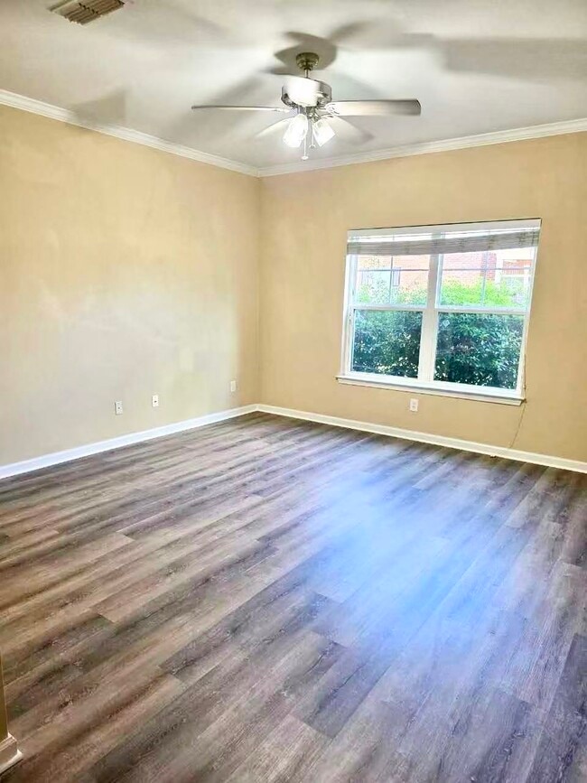 Foto del edificio - 4104 Regency Ct
