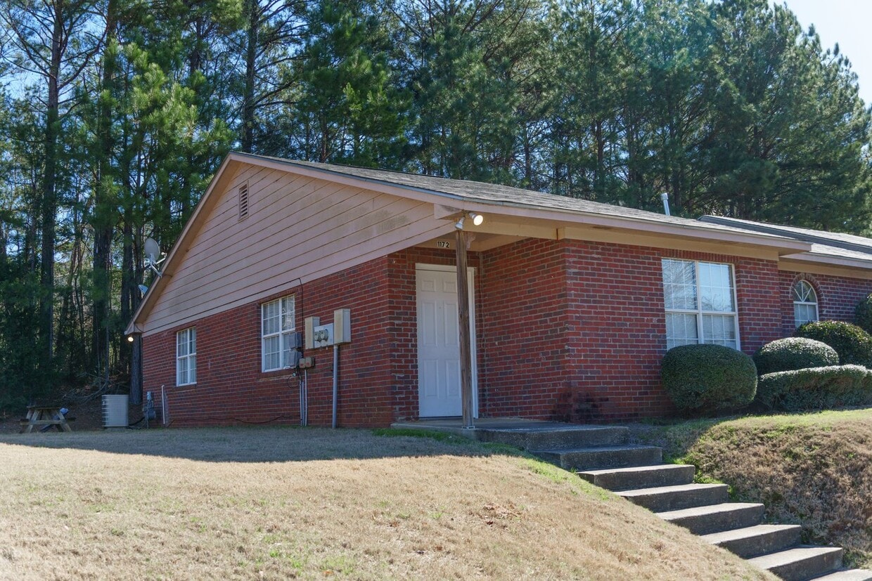 Building Photo - 1172 Northwood Dr