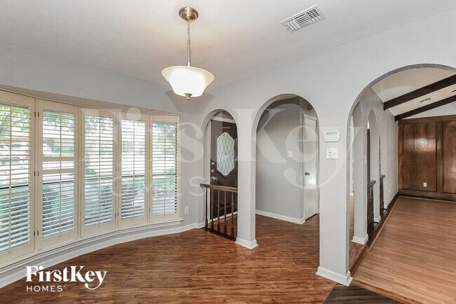 Foto del edificio - 3944 Misty Meadow Dr