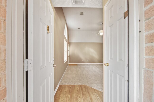 Building Photo - 17806 June Forest Dr