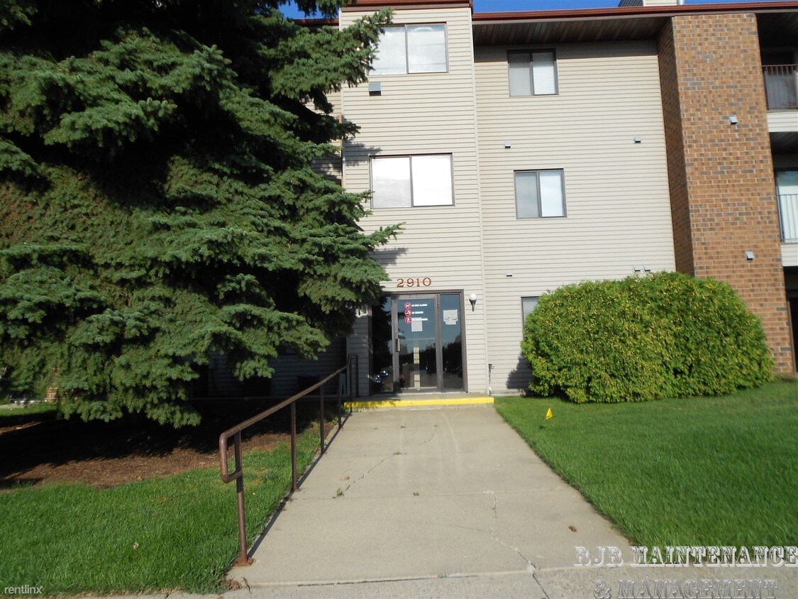 Primary Photo - 2910 Ontario Ln