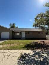 Building Photo - 141-143 E Home Ave