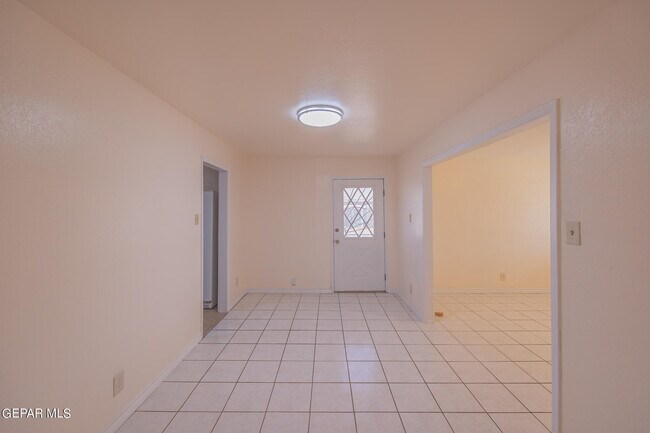 Foto del edificio - 213 Carnes Rd