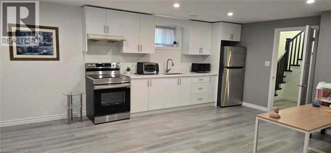 Photo du bâtiment - 8 Hopkins St