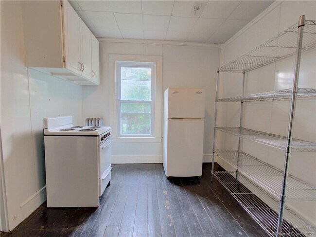 Building Photo - 251 Williams St
