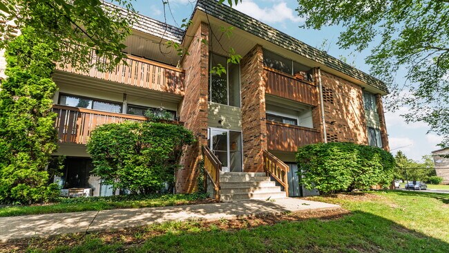 Foto del edificio - 1225 S Maple Rd