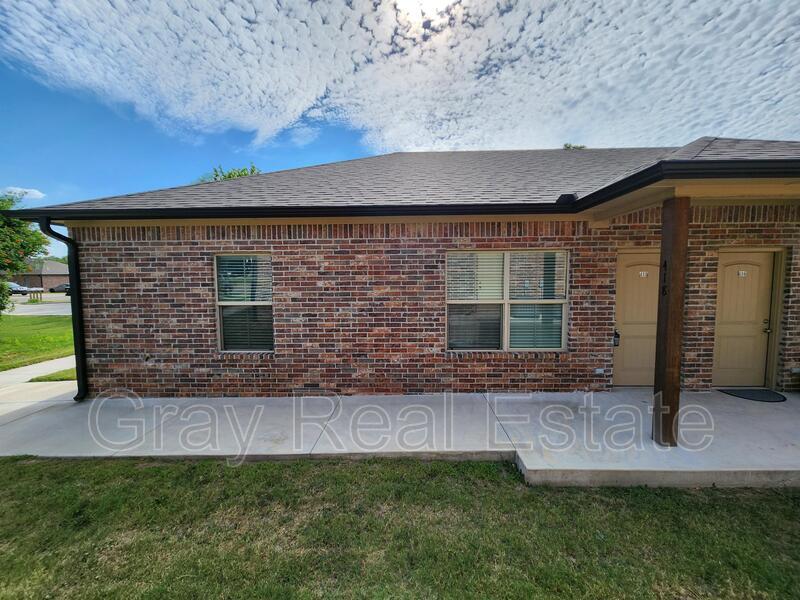 Primary Photo - 418 E 13th
