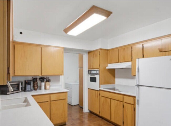 Foto del edificio - 817 W Romo Jones St