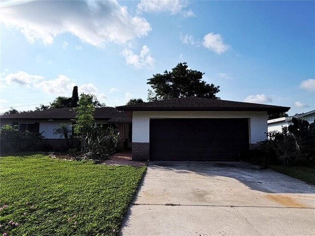 Building Photo - 912 Carvell Dr