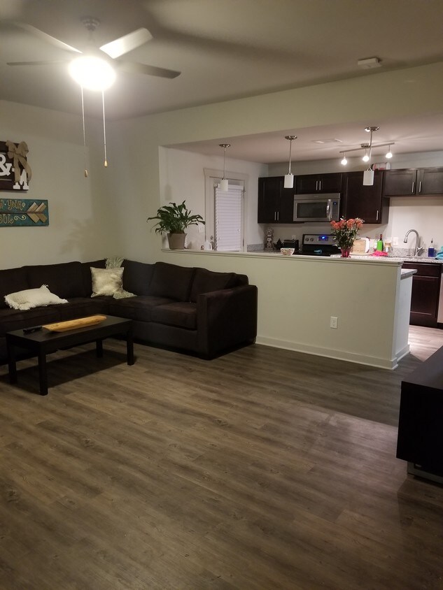 2415 Junction Boys Road, College Station, TX 77845 Townhome Rentals in College Station TX