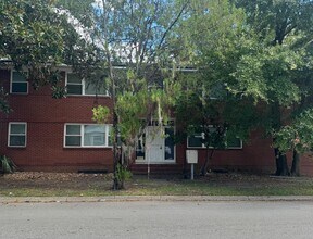 Building Photo - 2117 Spring Park Rd