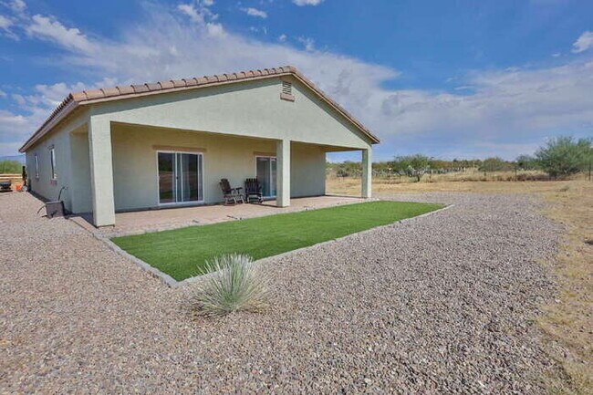 Foto del edificio - Rural Property in Vail on 1 acre fully fenced