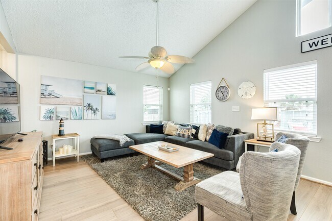 Foto del edificio - 16614 Bermuda Way