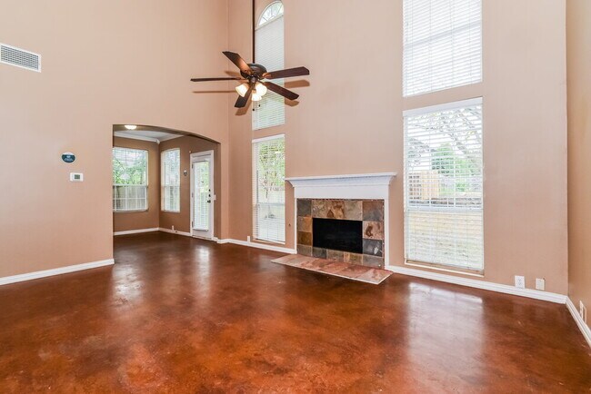 Foto del edificio - 707 Glenwood Ct