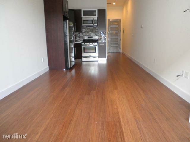 Building Photo - 2528 30th Dr