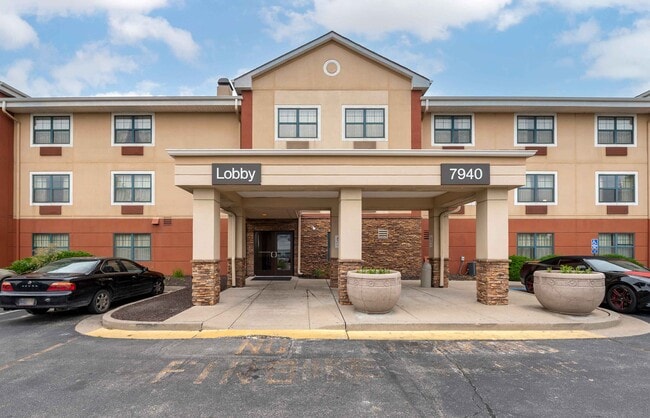 Building Photo - Furnished Studio-Indianapolis - Castleton
