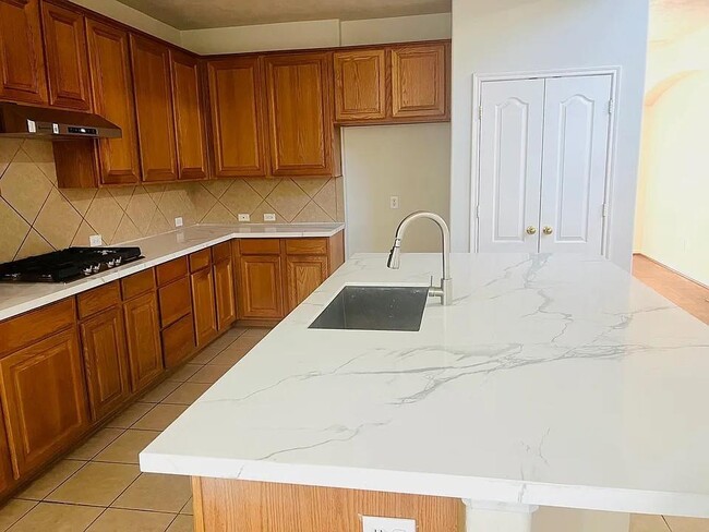 Foto del edificio - 6514 Ivy Heath Ln