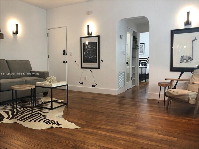 Building Photo - 1524 Euclid Ave