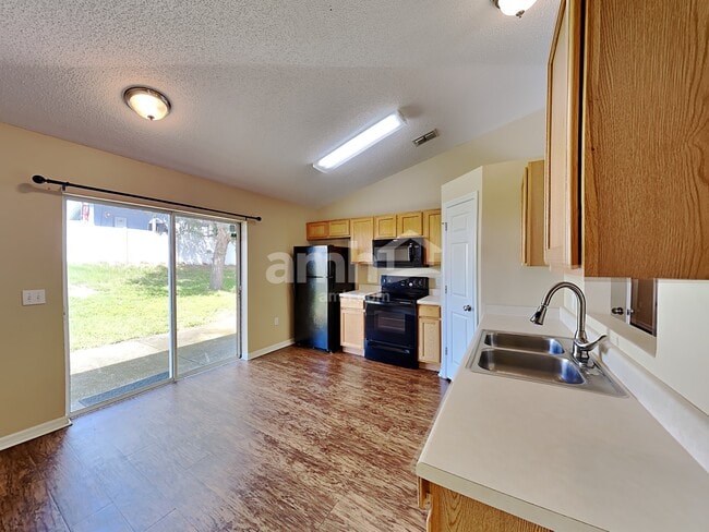 Foto del edificio - 2768 Whispering Trails Dr