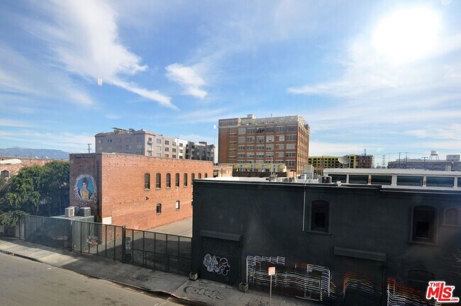 Foto del edificio - 691 Mill St