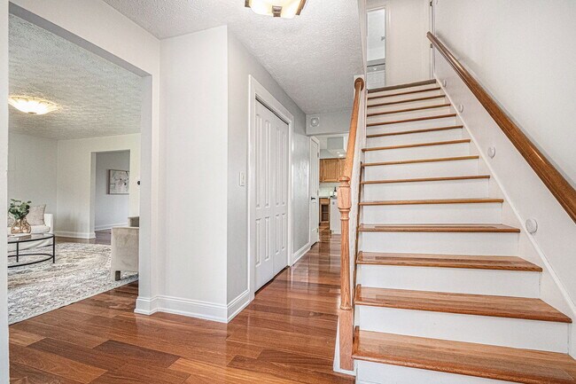 Foto del edificio - 2569 Ridgewood Trail