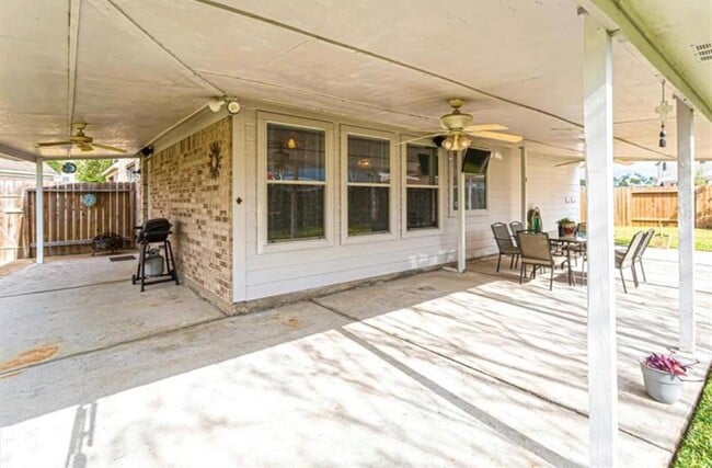 Building Photo - 12106 Landsdown Ridge Way
