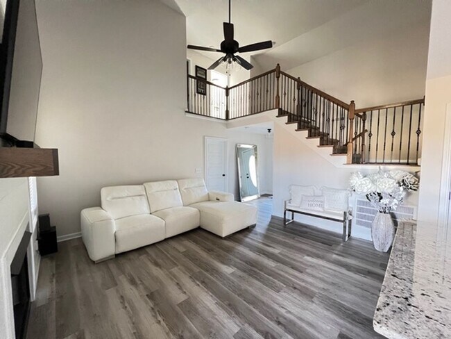 Building Photo - Beautiful Home Coming Soon!