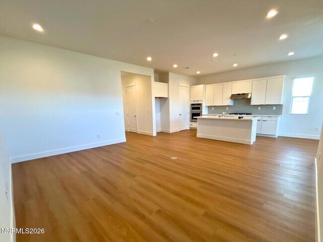 Foto del edificio - 7328 Oakmont Ln