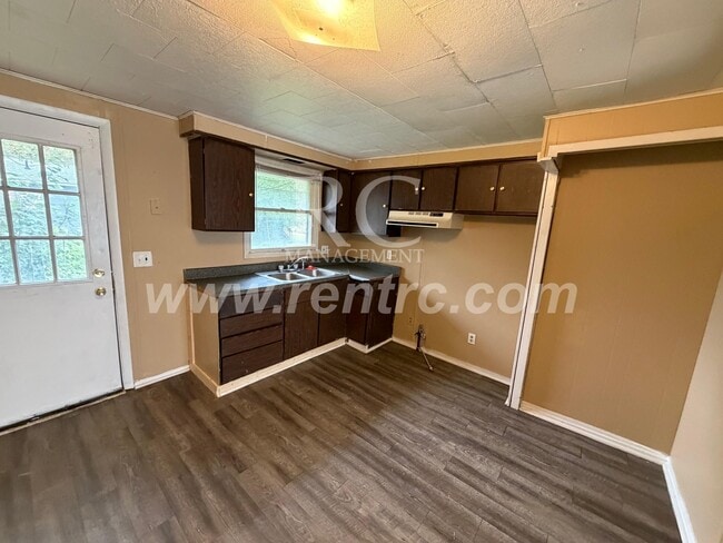 Building Photo - 1129-B Jackson-
