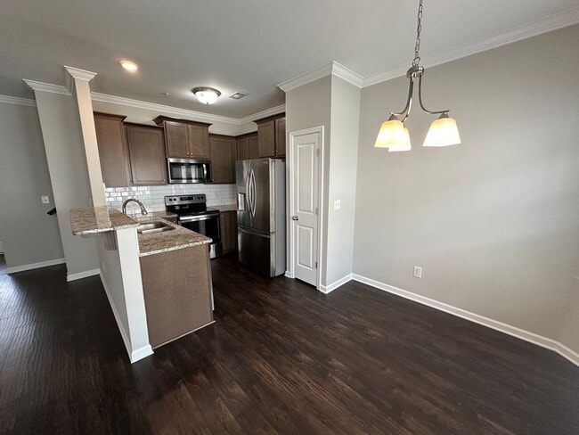 Building Photo - Amazing 3 Bed 2.5 Bath Townhome in Spring ...
