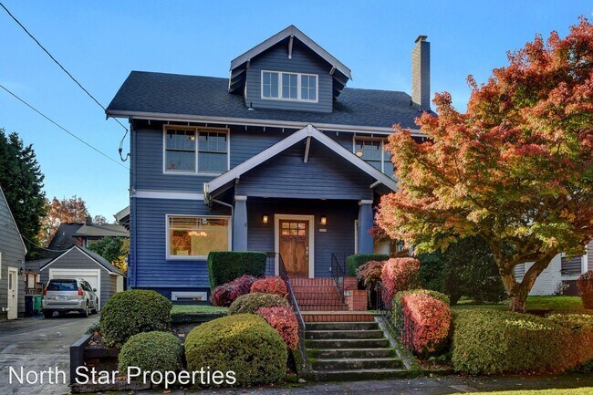 Foto del edificio - 5 br, 3.5 bath House - 2835 NE 28th Ave.
