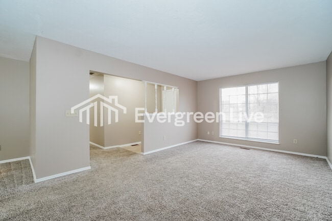 Foto del edificio - 672 Liberty Ln