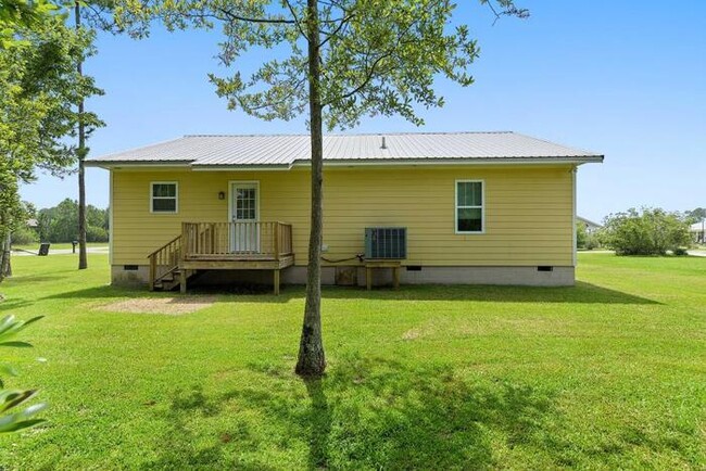 Building Photo - Beautiful 3/2 House in Bay St. Louis, MS