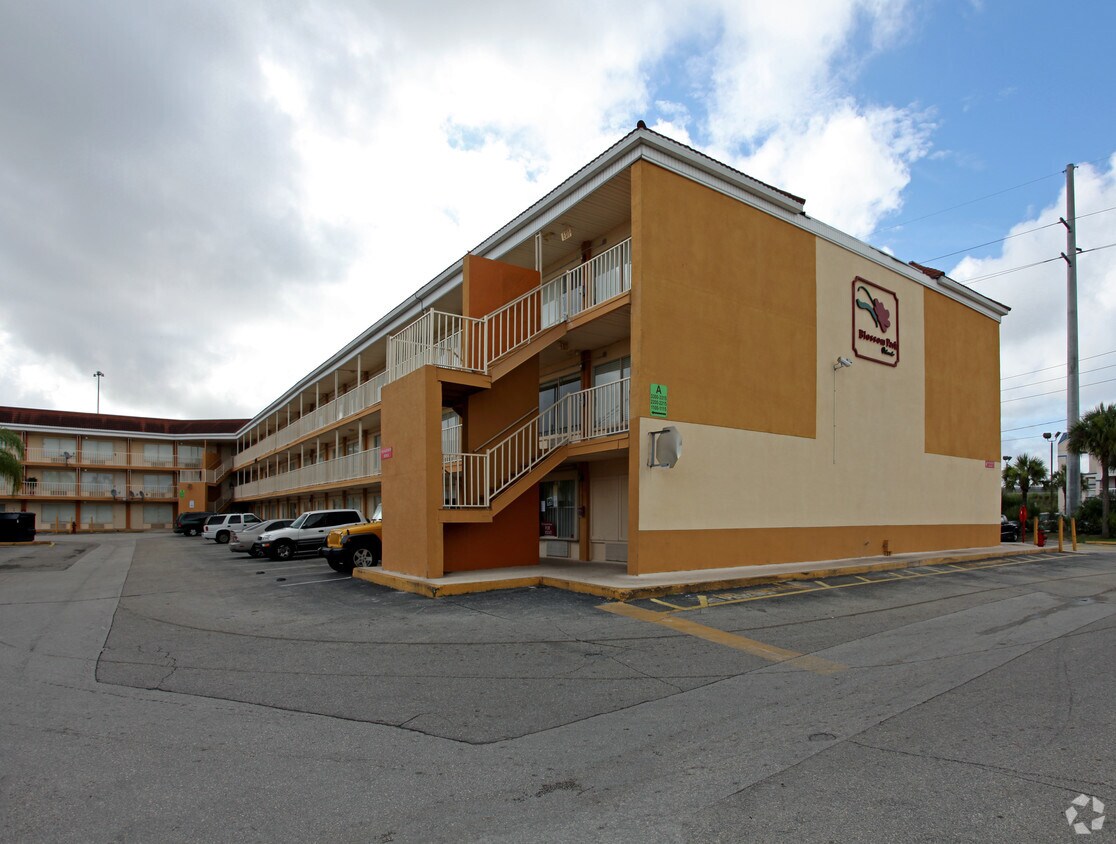 Blossom Park Apartments in Orlando, FL