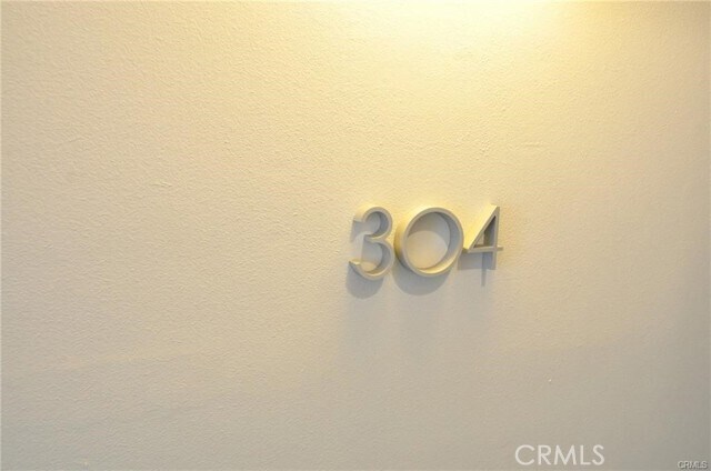 Foto del edificio - 1617 S Beverly Glen Blvd