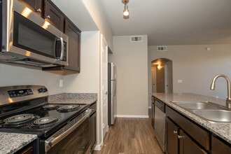Flamingo Lower-Renovated 959 SQFT 2 Bed 2 Bath - The Cantera by Picerne