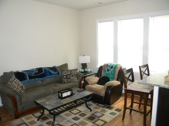 Foto del edificio - 2519 N Marshfield Ave