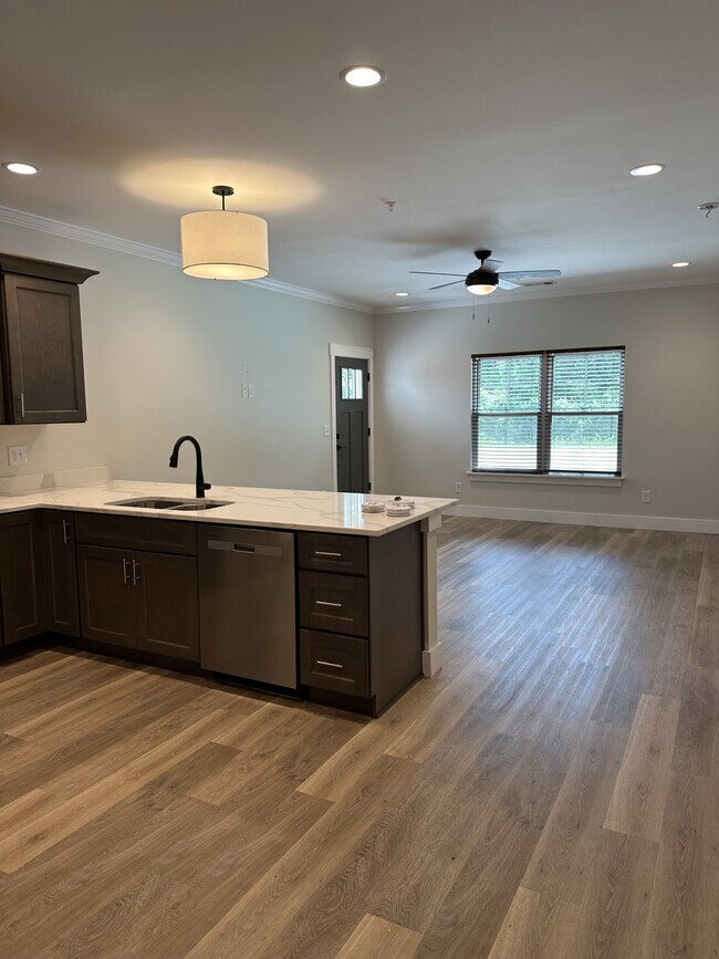 Foto del edificio - 249 N Carter St