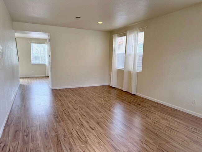 Foto del edificio - 4931 Winamac Dr