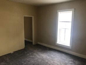 Building Photo - 409 N 1st St