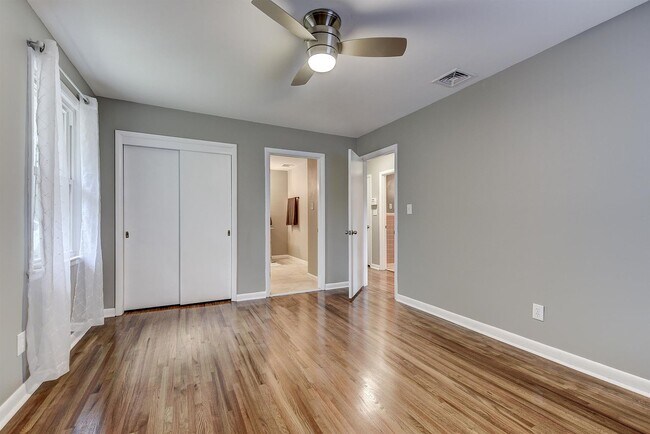 Foto del edificio - 2322 Cabin Hill Rd