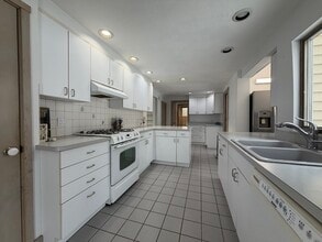 Building Photo - 12 Community Way