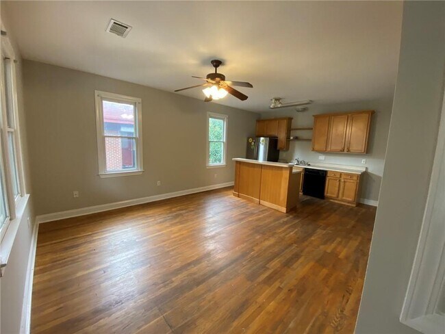 Building Photo - 528 Rankin Pl NE