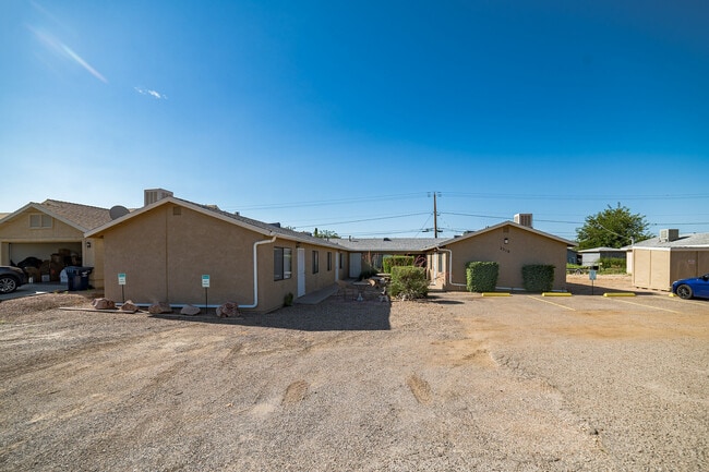 Exterior View - 2310 E Jagerson Ave