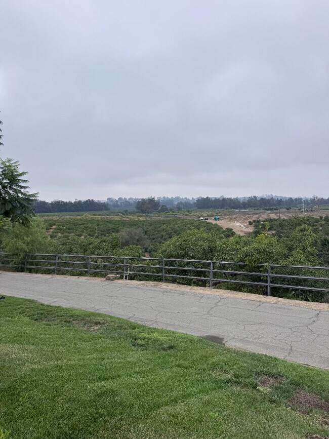 Foto del edificio - 4790 Sand Canyon Rd