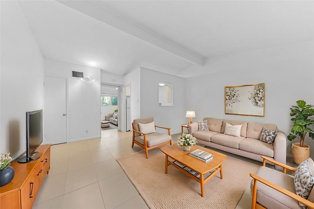Foto principal - 1905 Fairlawn Ln