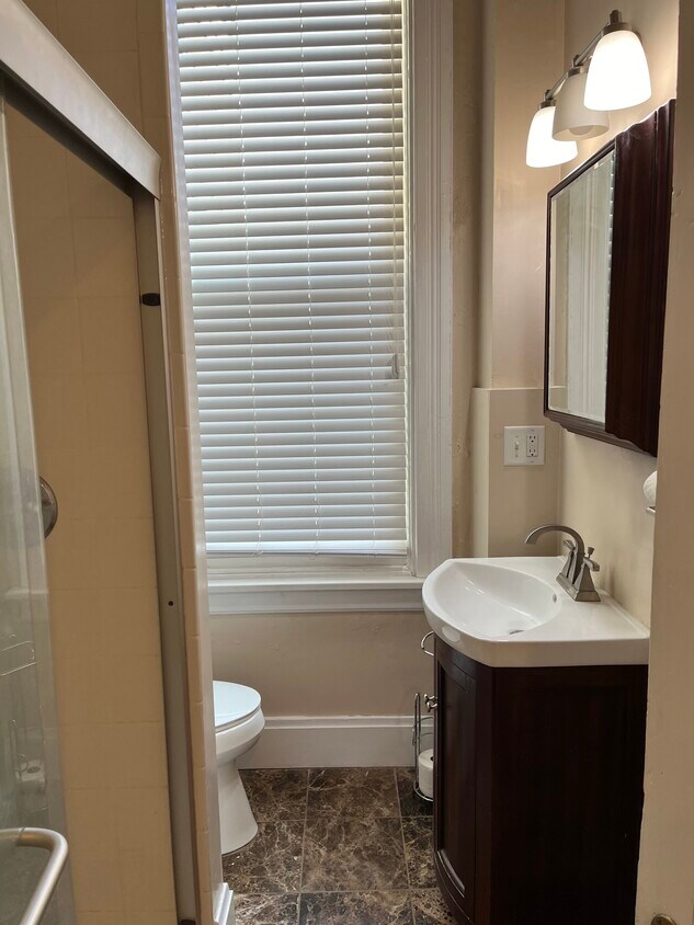 Foto principal - 1142 Saint Gregory St