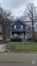 Building Photo - 828 Davis St